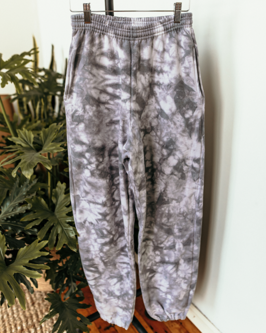 Grey sweatpants tie discount dye