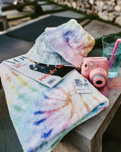 pastel rainbow ice-dyed bucket hat