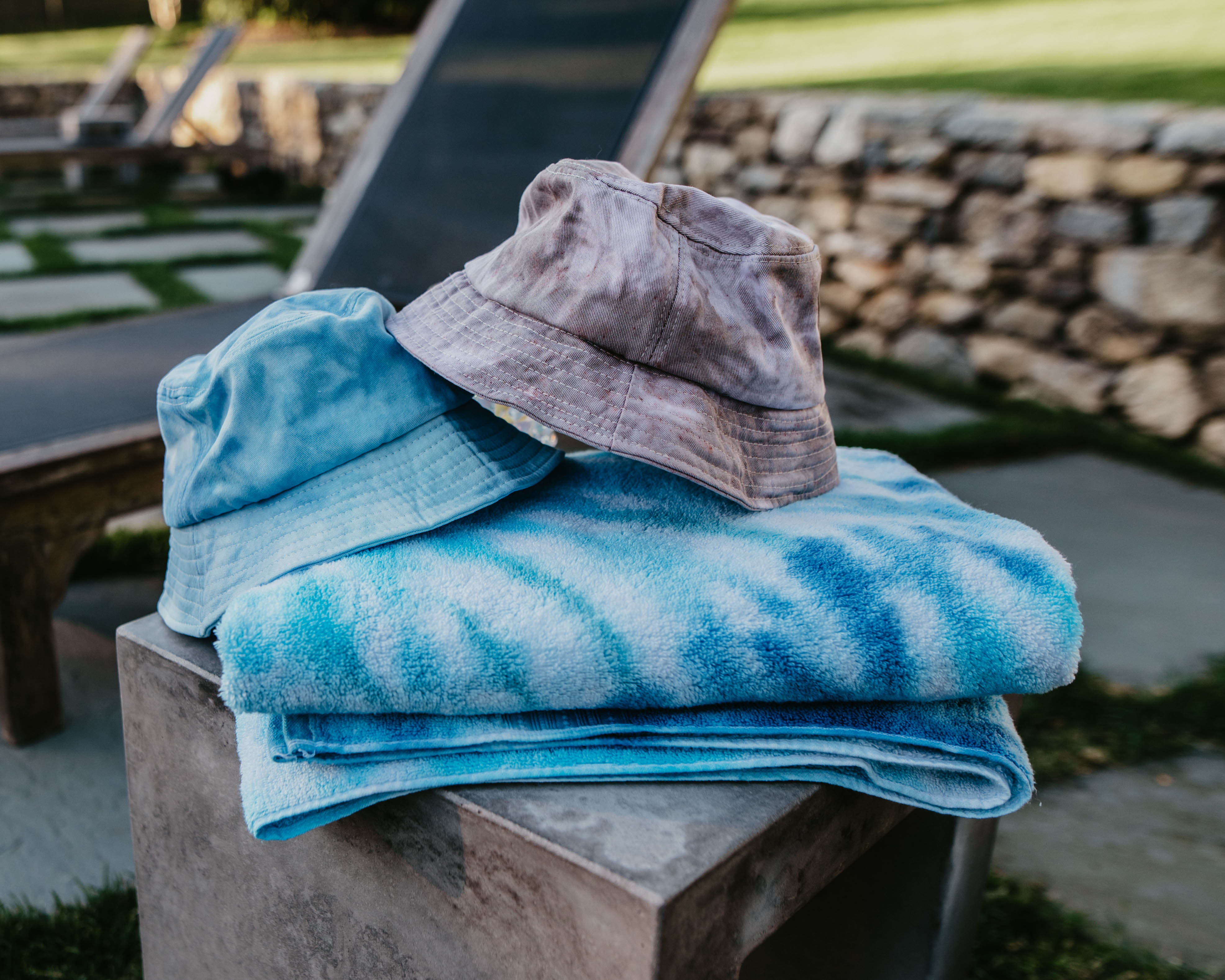 mocha ice-dyed bucket hat